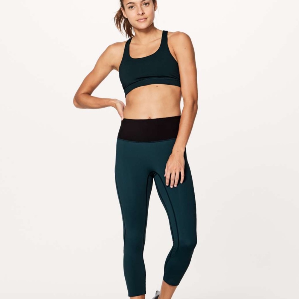 🏷️PRICED TO SELL🏷️ lululemon Run The Day Crop (17")